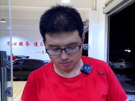 保时捷出风口拨片掉落,无法调节风向,无需换总成?在连长这边只要换拨片就可以了,非常简单!!#保时捷 #空调出风口 #保时捷卡宴出风口拨片 #专业的事情交给专业人去做 #汽车维修养护