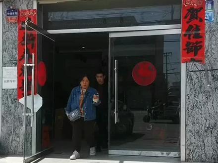 大哥真识货,直接选中法国拉皮尔公路车!