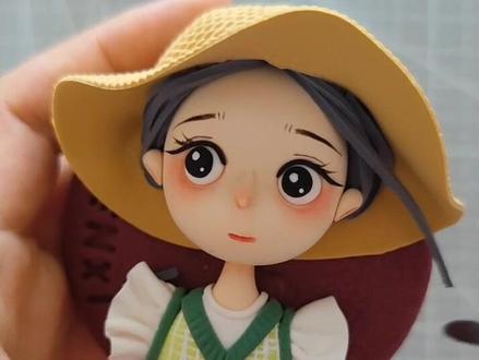 戴草帽的女孩可爱吗?
粘土教程分享,一起成长吧#超轻粘土手工 #粘土冰箱贴 #粘土 #超轻粘土手工制作 #手艺人的日常 #做手工我是认真的 #粘土教程 #我的粘土世界 #原创作品 #治愈系 #手工diy #亲子手工 #手工