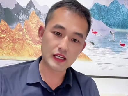 论格局效率,苏超已掉队 曾经被捧上天的苏超如今彻底跟不上节奏,活动没创意没格局,被赣超、闽超、东北超全面碾压。蒙超下午比赛晚上就出处罚通报,还抄送中国足协;苏超偏向文旅项目,通报公示一直滞后拖沓。联赛想走远既要有情怀更要有执行力,苏超该不该虚心向其他优秀联赛取经学习?
#苏超该反思了
#蒙超赛事效率天花板#抖in主场 #苏超 #蒙超联赛