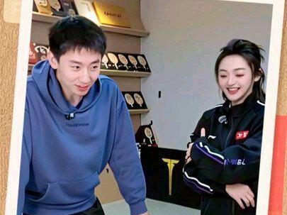 听国手的!程靖淇:底板别瞎买,就按这个选!
#乒乓球拍 #樊振东 #樊振东alc #程靖淇 #乒乓球