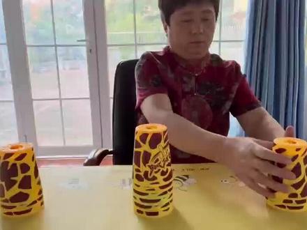 速叠杯是一项手部极限运动,老少皆宜#专注力练习 #叠杯训练方法