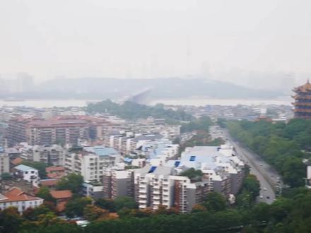 武汉要当全国第三城?网友:先问问这几个城市答不答应 #武汉第三城 #国家中心城市 #大武汉 #城市定位 #中部崛起