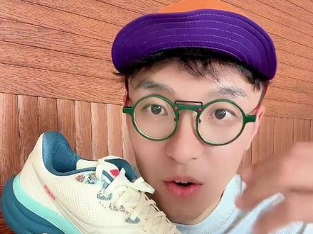 #跑步 #跑鞋推荐 #好鞋推荐 索康尼驭途19代能慢跑,能通勤的好鞋。