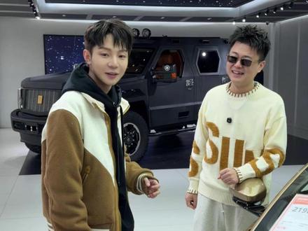 高迪又来找我看车了!#高迪 #麦驰名车宋公子 #法拉利 #兰博基尼 #抖音汽车