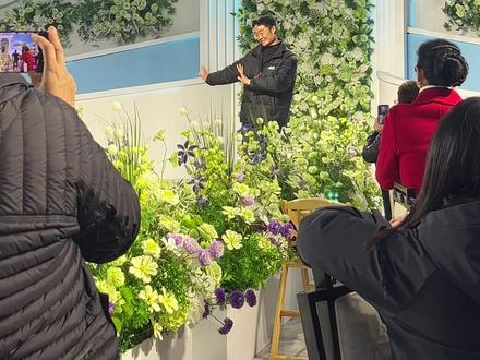 哥哥结婚🎎,网红洋暖暖才艺展示,非常奈斯👍#过河 #结婚现场 @洋暖暖