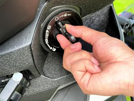NWT150 专用钥匙盖 无损安装,防止钥匙丢失,拧钥匙更方便#摩托车 #踏板摩托车 #nwt150 #钥匙盖 #钥匙扣