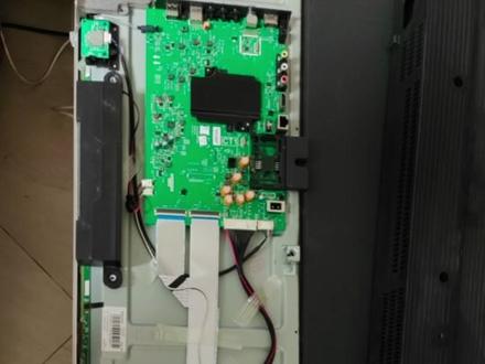 创维电视花屏线条闪动,配的是 LG屏幕,教你不用换配件,现场即可修复##电视机 #液晶电视维修 #电视 #技术分享 #家电维修