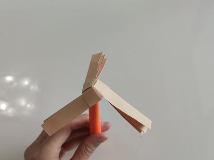 小时候都会的简单折纸#手工 #竹蜻蜓 #暑假充电计划 @抖音青少年