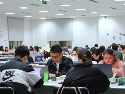 26考研学生“变天了”!多所高校下发通知,学生左右为难。 #热点新闻事件 #考研