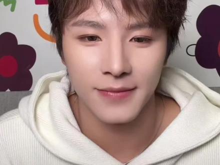 是你的对抗路爱豆@王子浩LEV 吗?
快来认领😛🤣#王子浩 #王子浩直播 #染色体娱乐集团 #唱跳歌手王子浩