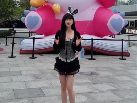 周末去哪玩?广州塔脚下这个胖胖龙乐园太出片了📸🍀#胖胖龙好运乐园春满花城 #以铲换铲 #广州塔下接好运#胖胖龙也有小蛮腰