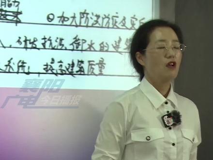 #加油高考生 老师举例说明高考卷面重要性:“卷面整洁就多一个得分点。”