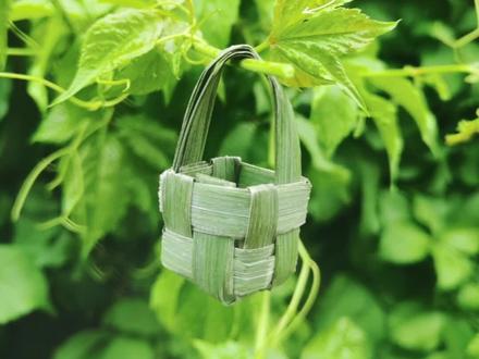 草编小篮子!🌿保姆级教程!👉适合夏天做的小玩意!✂️治愈又美好!🌿🌿@你只会拉屎的闺蜜做一个吧!🤭#创作灵感#编篮子教程 #草编 #草编小物件#小玩意