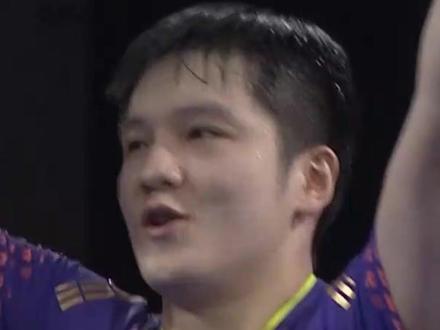 #樊振东4比1梁靖崑 ,樊正东汗流不止!恭喜#樊振东晋级男单决赛