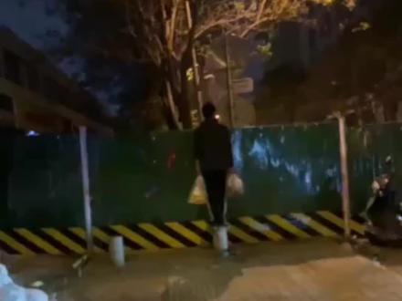 “三桥特别行政区”
“沣东省 三桥市”
“三桥自治区”
“三桥直辖市”
“三桥独立了”
“陆家嘴三桥分嘴”
“以后不要说在三桥,就说在金三角”