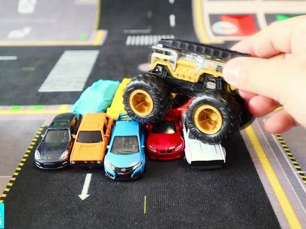 开箱风火轮大脚车Monster Trucks系列,这大轮胎去哪不行