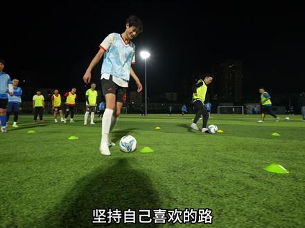 淮超来啦! 盱眙队赴淮开训#淮超 #盱眙
融媒体记者:陈帅 徐志鸣 金诗涵(实习)