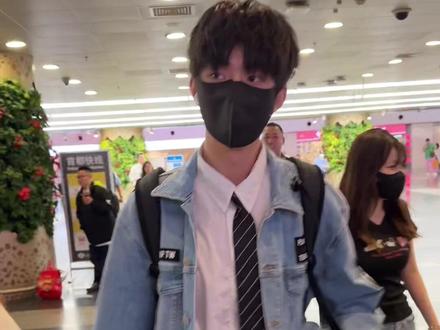 #李嘉凯 哈哈哈哈哈哈偶遇李嘉凯
