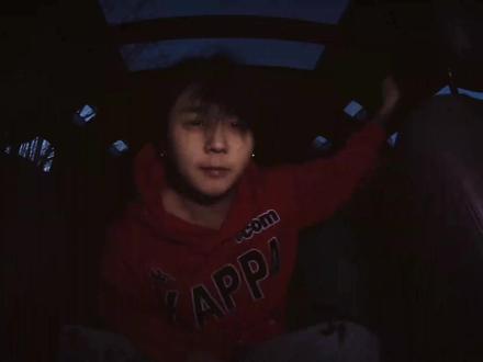 将潇洒贯彻到底的斩虍,从6人直播间到破圈顶流,用真实与兄弟情义撕开混乱互联网的一道光。#斩虍专属二创大赛 #斩虍 @斩虍 #青年创作者成长计划 #人物故事