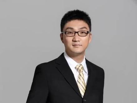 拼多多管理层更迭,黄峥卸任CEO 由原CTO陈磊接任。