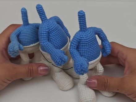 你也想得到一只这么可爱的毛线版的蓝精灵吗?明天上午我直播间等你,不见不散呦!#玩毛线 #蓝精灵 #钩织教程 #钩织蓝精灵 #一般人不告诉他