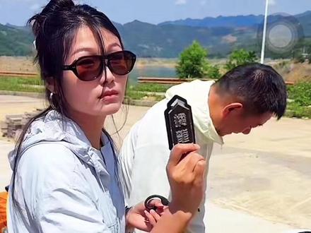 擒龙诀硬挺王大鱼挑战赛小磊爱钓鱼@小磊爱钓鱼 天崩开局,裁判直接亮牌,扣除5斤鱼获,违规携带剪刀!找了个天塌了,老铁们!
擒龙诀硬挺王大鱼挑战赛第二季参赛人员10名刷锅传媒成员,2名特邀嘉宾,2名钓鱼博主裁判,比赛地点广西河池红水河@大可王川(不是冤大头) @董大侠 @李十一的海钓生活(硬挺王主裁判) @小丸子钓鱼🎣
#擒龙诀硬挺王大鱼挑战赛第二季 #荒野挨饿王大鱼挑战赛第二季 #擒龙诀硬挺王大鱼挑战赛 #莽莽克拉斯 #刷锅传媒@莽莽克拉斯 @志在江湖 @社会边角料 @李帅 碧湖村 三花一岛(三弟) @荒野 白条林 @小贺(户外垂钓) @莽莽克拉斯 @志在江湖 @社会边角料 @李帅 碧湖村 三花一岛(三弟) @荒野 白条林 @小贺(户外垂钓) @小磊爱钓鱼@润泽
