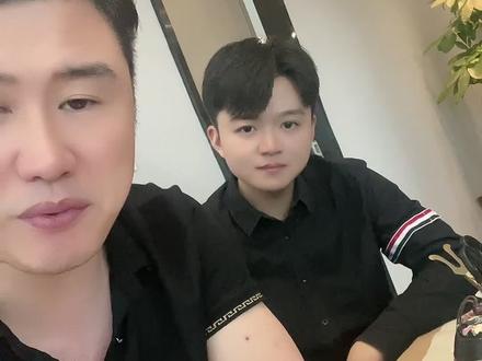 同花顺投资顾问,也是浙江经济电台FM95特邀嘉宾,浙江金融家专栏作者!我的好朋友,大家记得关注@方凯文