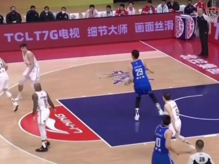 饭圈勿入,盘点CBA那些吉祥物球员 视频因被姜某文妻子何某某举报下架。重新上传。另外就本视频跟姜文夫妻二人道歉,之前我的认识太浅薄了,姜文不是吉祥物球员,是北京男篮、中国男篮,乃至世界篮坛的后场第一人。真正的CBA,中国,亚洲乃至世界第一后卫,我永远是姜文的粉丝!#青年创作者成长计划 #dou来CBA #卡米然 @北京首钢篮球俱乐部
