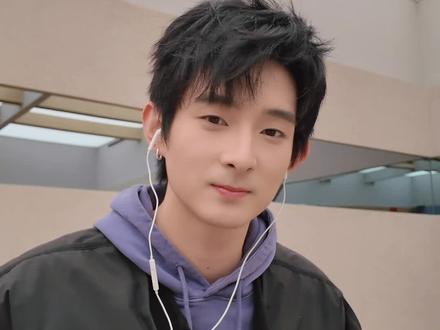 很忙的小危牛仔来啦🤠来 re 舞台&大回应!#声鸣远扬 #小危老师#reaction #牛仔很忙 #耳返包