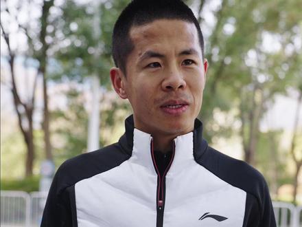 大正 无锡马拉松 目标215 大正第四次来到无锡,身边没有大霞的陪伴。过去的冬天,他喜得爱子,也遭遇伤病;春天来了,大正想刷新去年上海2:16:34的PB。他很坚定,不找借口,瞄着2:15。加油!
#无锡马拉松 #98跑