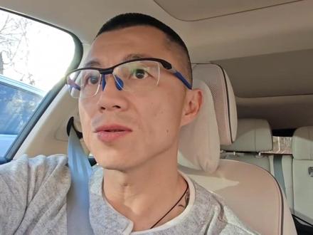 头部说车博主“陈震同学”被全平台禁言,本人通过小号发视频回应:自己自作自受,正在反思。