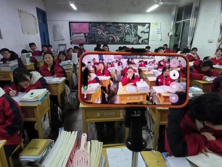 都说人工智能将来会取代老师,结果人工智能和孩子们是一伙的,你放心孩子让它管吗?#豆包 #老师和学生 #记录校园生活 @DOU+小助手 @抖音小助手