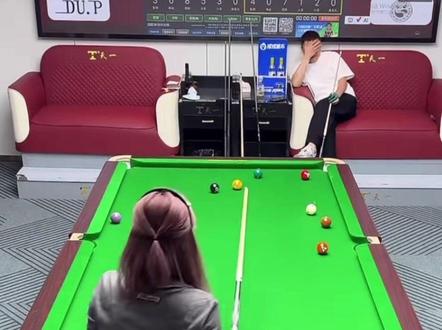 #薛珍麒 遇见女子选手轻敌差点被#史天琪 给暴击。幸亏后期发力了#台球是一种生活 #9球追分