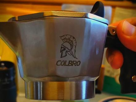 科布罗摩卡壶开壶视频,总体感觉还不错,就是相对气动来说还是口感略重一点,但是毕竟简单省事只需加热就能得到这种品质已经非常不错了!宝子们冲吧~可惜没有广子…#咖啡 #咖啡日常 #咖啡你冲不冲 #摩卡壶 #摩卡壶开壶