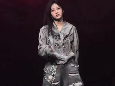 竟然在内娱看到这样的神级退场#袁一琦 #演唱会 #神级演唱会