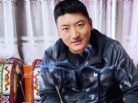 藏香味道丰富,千变万化。初识藏香,如何品出请的什么味道?看完你学会了吗?试过的,评论区见!#七里藏香