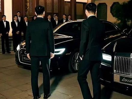 大嫂是个女中豪杰 #AI夜宴商务写真 #抖音ai创作