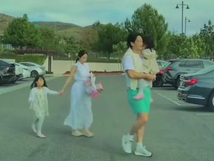 韩国明星Rain和金泰熙定居洛杉矶尔湾,被网友拍到接孩子放学。尔湾为什么适合养娃?#尔湾 #rain #金泰熙rain #金泰熙 #洛杉矶买房 @房哥Mike在尔湾