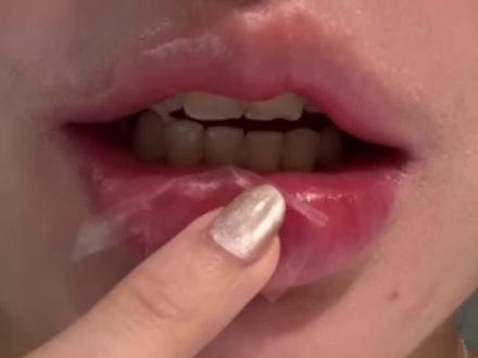 别再说是糯米纸了..#润唇膏 #唇部护理 #嘟嘟唇 #撕嘴皮 #唇膏