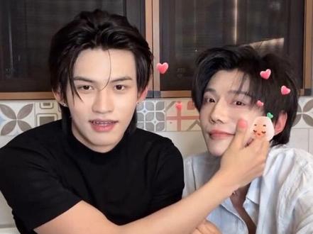 有会磕的姐妹,能解读下这段吗,我觉得有点啥,但又不知道到底有啥。#捏脸 #直播录屏分享 #郝熠然 #云旗 #云熠小世界