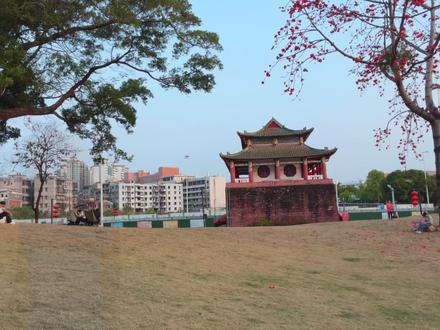 来看看东莞藏着的那些你没见过的温柔.... 去东莞找朋友Vlog!!东莞寻果记#东莞 #青年创作者成长计划 #在拍一种很新的vlog #把生活拍成电影 #inmyfeeling