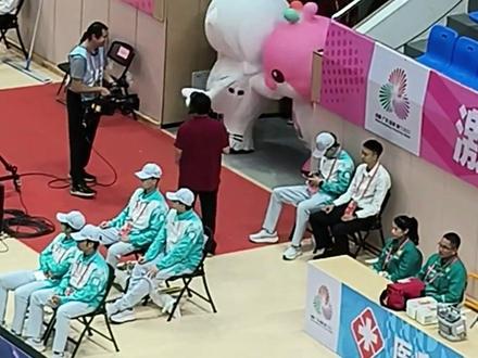 最近刷屏的全运会吉祥物,有人叫它“大湾鸡”,有人叫它“大癫鸡”,“东道主”广东人会说这是它们的“省菜”白切鸡,粉色的那只是豉油鸡。可能有网友会好奇那它到底是什么鸡呢?真正的原型中华白海豚:我话我唔系鸡!#活力大湾鸡和冰墩墩出自同一设计团队 #活力大湾鸡原型不是鸡 #大湾鸡原型其实中华白海豚
