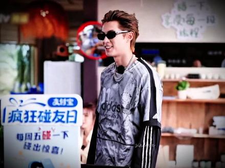 徐志胜:为我发声#王鹤棣 #徐志胜 #搞笑#综艺名场面