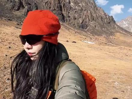 乌鲁木齐4040徒步⛰️辽阔的土地生不出狭隘的爱#乌鲁木齐徒步 #4040