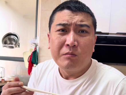 #三角洲行动 这改的乱七八糟,玩三角洲的兄弟们,你们说老李说的对不对吧#三角洲 #跑刀 #热门话题1600000亿流量 #热门
