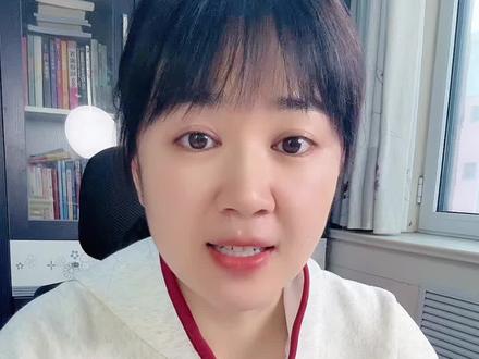 黄金白银昨晚出现暴跌,波动还没结束,追涨杀跌是普通人最容易踩的坑。#黄金 #白银 #投资 #零距离看懂财经