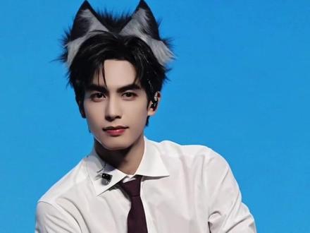 #宋威龙LONGstory见面会「精华版」 只知道龙龙帅得很权威,但不知道唱歌也这么好听,可以出专辑了。完美💥 💯
#宋威龙x张逸杰「忘记时间」 两个人声音都很好听👍🏻和好朋友合作得超棒!🎉 💐