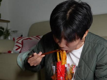免煮免泡,拌一下就能吃 #方便速食 #美食分享 #麦醉侠凉皮