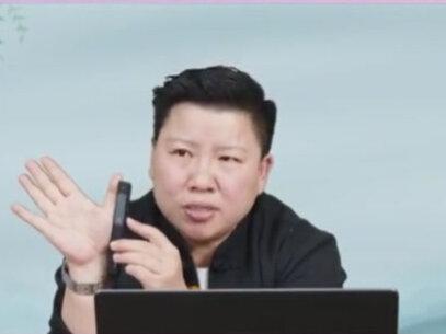 经常看手机保持一个姿势后背疼、尤其是肩胛处疼,收藏这个穴位#肩颈 #知识分享 #中医针灸教学